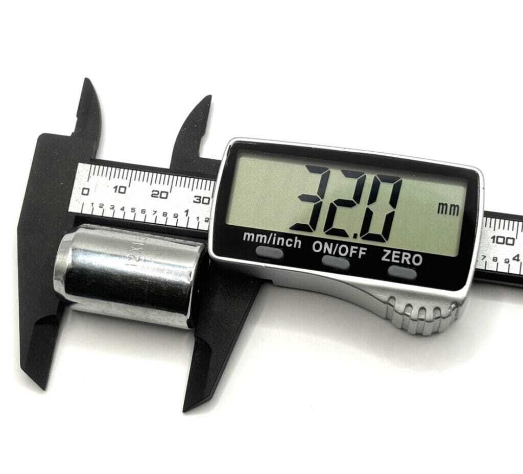 Length of tuner nuts is 32mm