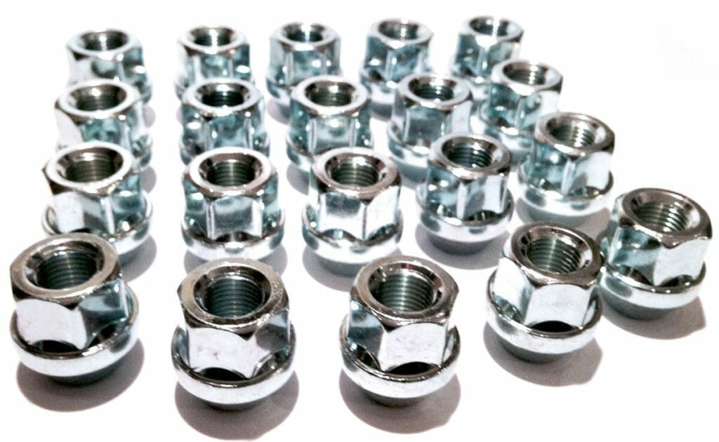 Open head wheel nuts set of 20